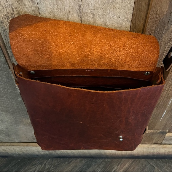 Custom Made Leather Bag - Picture 4 of 6